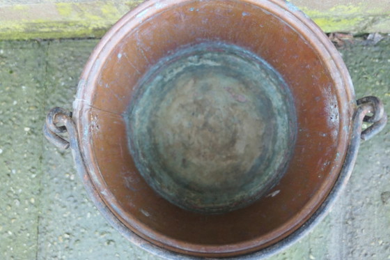 Vintage Copper Kettle with Iron Handle – Decorative Objects (photo 7 of 11)