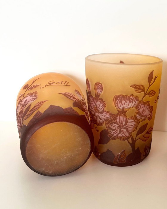 Image 1 of Set di 2 bicchieri in stile Gallé – Design floreale Art Nouveau