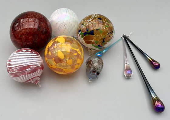 Image 1 of Lote de vidrio de estudio soplado a mano: bolas de vidrio, gotas y vog
