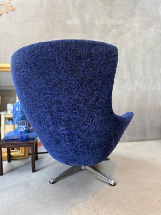 Image 1 of Vintage swivel egg chair