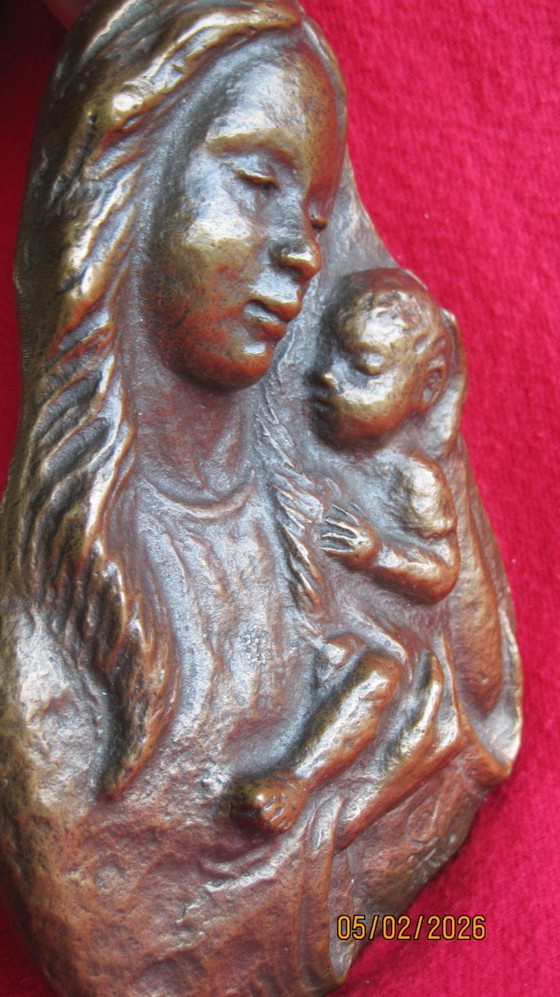 Image 1 of Targa in bronzo raffigurante Madre e Bambino
