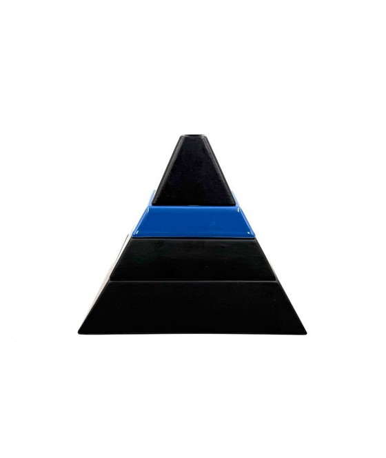Image 1 of Cendriers empilés en céramique en forme de pyramide / centre de table, Amalgames France années 1980