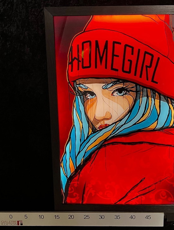 Image 1 of El Bocho - Homegirl - Lightbox - framed in a wooden frame - hand-signed