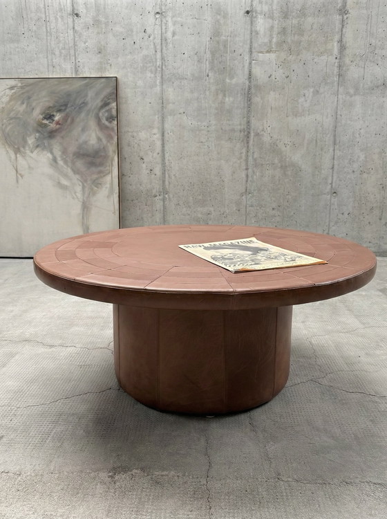Image 1 of COGNAC LEATHER COFFEE TABLE IN DE SEDE STYLE, ROUND, XL, PATCHWORK, 1970s