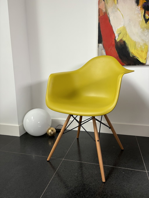 Vitra Daw Chair