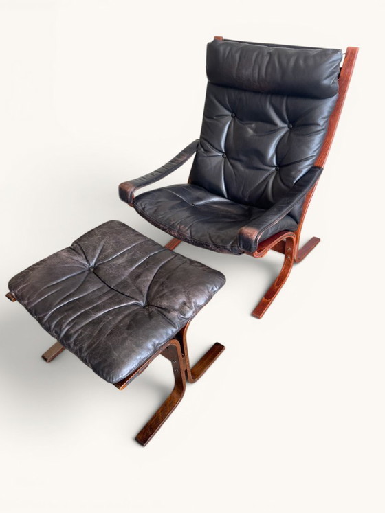 Fauteuil vintage Ingmar Relling pour Westnofa "Siesta" avec repose-pieds – Leather, Wood (photo 7 of 9)