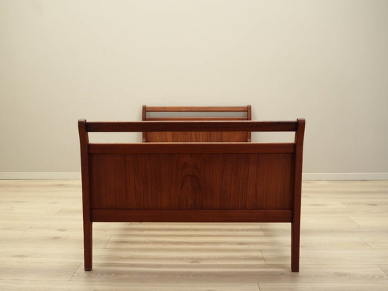 Image 1 of Lit en teck, design danois, années 1970, fabrication : Danemark
