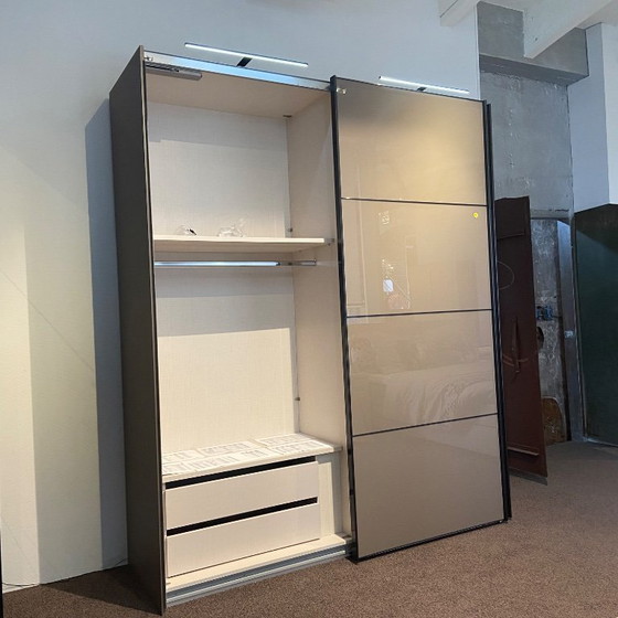 Image 1 of Mobile con ante scorrevoli Murano