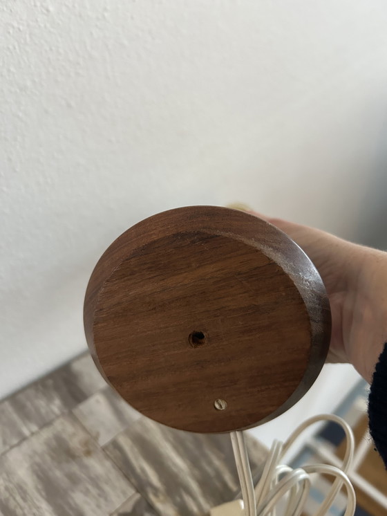 Image 1 of Handgeschnitzte Teakholz-Tischlampe im Mid-Century-Stil