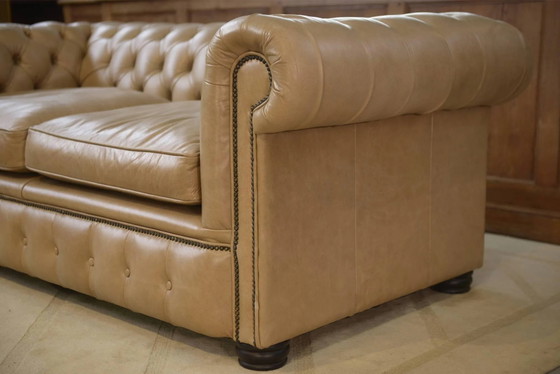 Beige leather Chesterfield sofa handmade in England. – 3-5 seaters (photo 6 of 15)