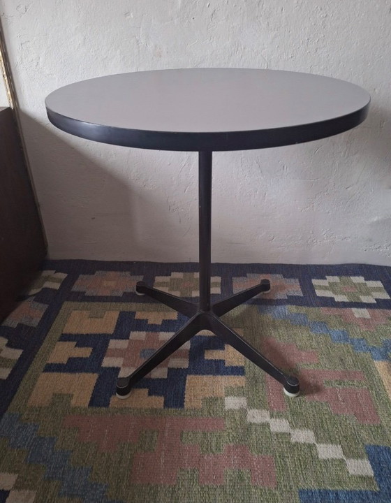 Image 1 of Tavolo da bistrot circolare Eames Vitra Contract Base anni '60-'70