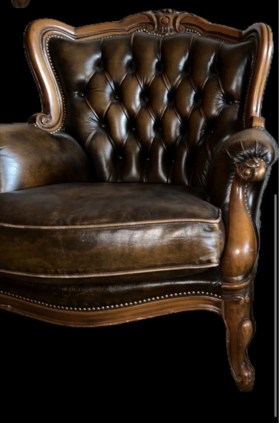 2 Poltrone Chesterfield Barocche in pelle – Legno (photo 2 of 12)