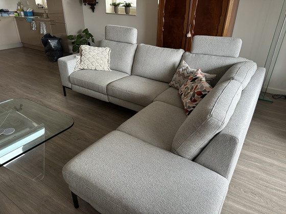 Image 1 of Sofá esquinero prominente