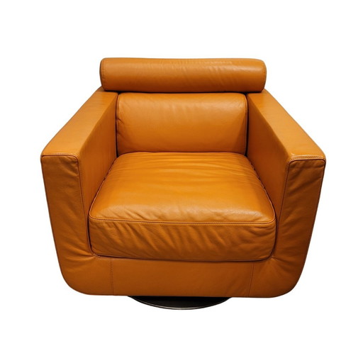 Sillón Giratorio Modelo “Suad” Natuzzi, Piel Naranja, 90’S – Italia 