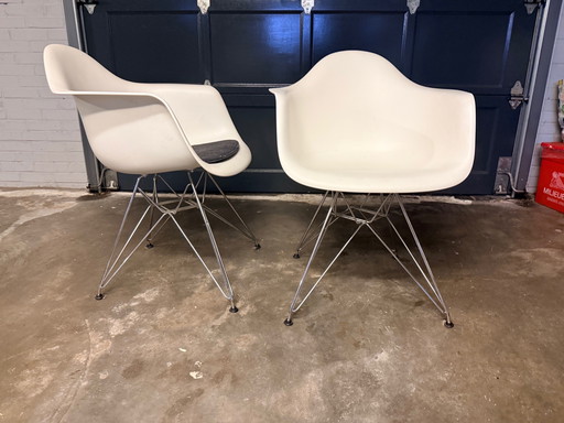 Vitra Aemes dining chair white (2 pieces)