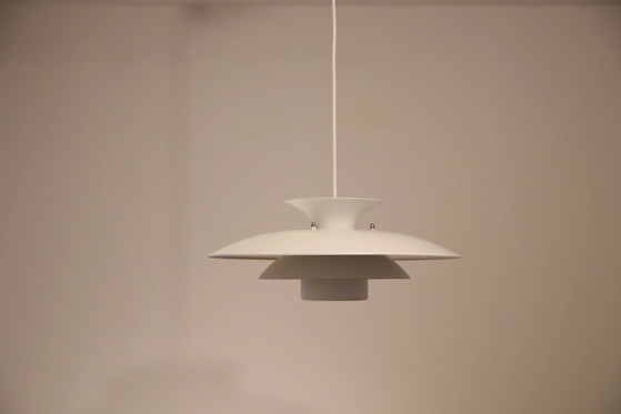 Vintage white Danish design hanging lamp – Pendant lamps, Metal (photo 5 of 5)
