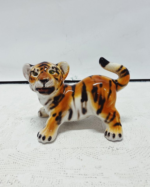 Cucciolo di tigre in ceramica