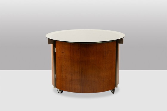 Image 1 of Eugenio Gerli, voor Tecno. Ronde salontafel met geïntegreerde bar. Circa 1960.