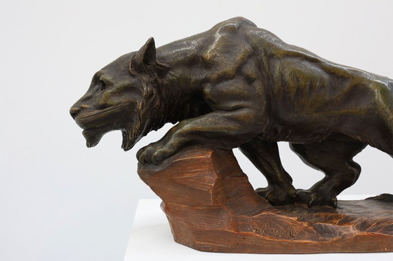 Image 1 of Grande statua in terracotta patinata raffigurante un leone, firmata Richard Aurili (1834–1914), Italia