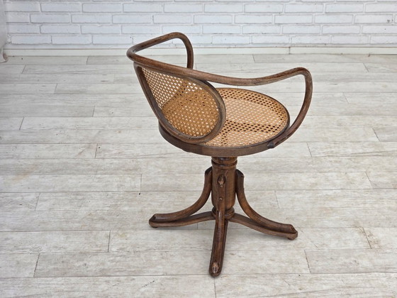 Années 1950, fauteuil pivotant, bois courbé, tissu d'ameublement en maille. – Chaises pivotantes, Metal (photo 11 of 15)
