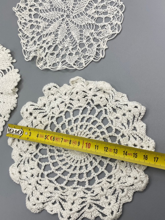 3 vintage handgemaakte kanten en gehaakte kleedjes – Decoratieve objecten (photo 5 of 5)