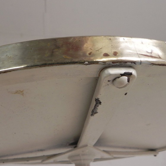 Image 1 of Mesa de bistró con patas de hierro fundido y tablero de mármol, década de 1920.