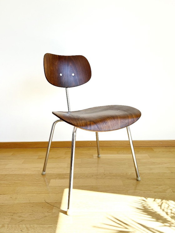 Set van 4 originele Egon Eiermann SE68 stoelen van Wilde + Spieth – Vintage stapelbare eetkamerstoelen, Duits (photo 4 of 9)