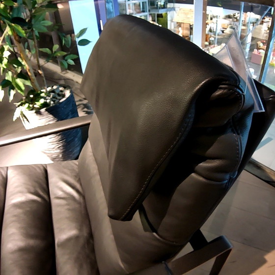 Image 1 of Leolux Indra Plus Sessel mit Ottomane