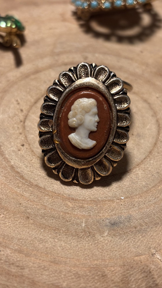 Image 1 of Set van drie brosse, victoriaanse, Italiaanse style. 