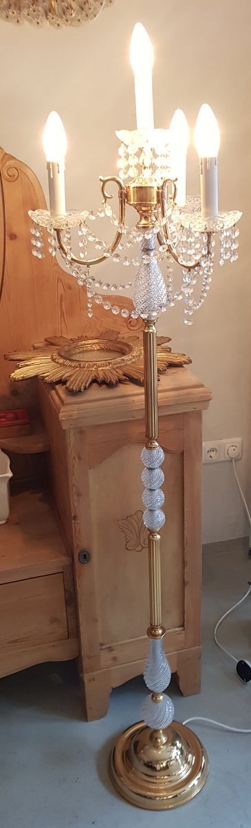 Image 1 of Lampadaire vintage plaqué or et cristal