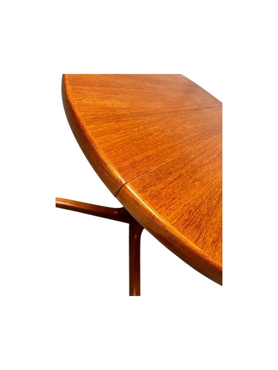 Image 1 of Extendable table