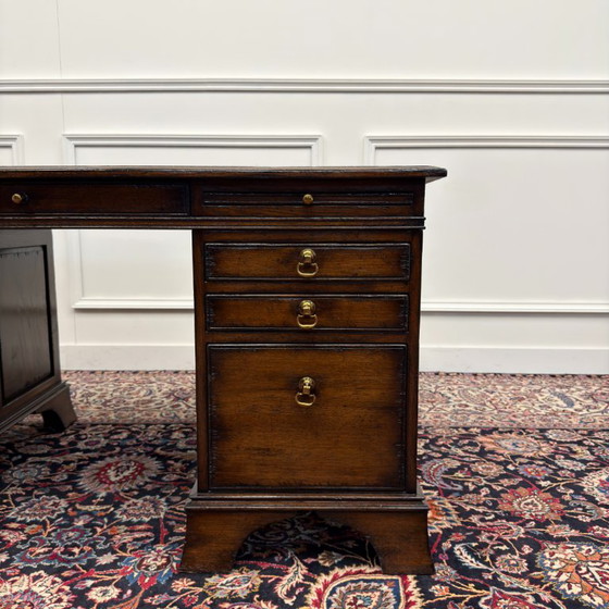 RAC Klassiek Engels Chesterfield Bureau – RAC Royal Antique Collection, Leather, Wood (photo 11 of 19)