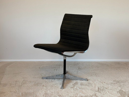 Model EA 105 Aluminium Chair by Eames for Herman Miller, 1970s