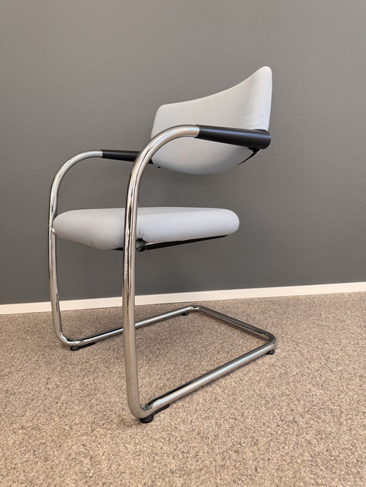 Complete set: 12 Vitra Visavis chairs + 4 MARS folding tables – office / meeting / design