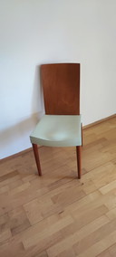 PHILIPPE STARCK – Kartell 4874 „Miss Trip“ – Kirsche / salbeigrün.