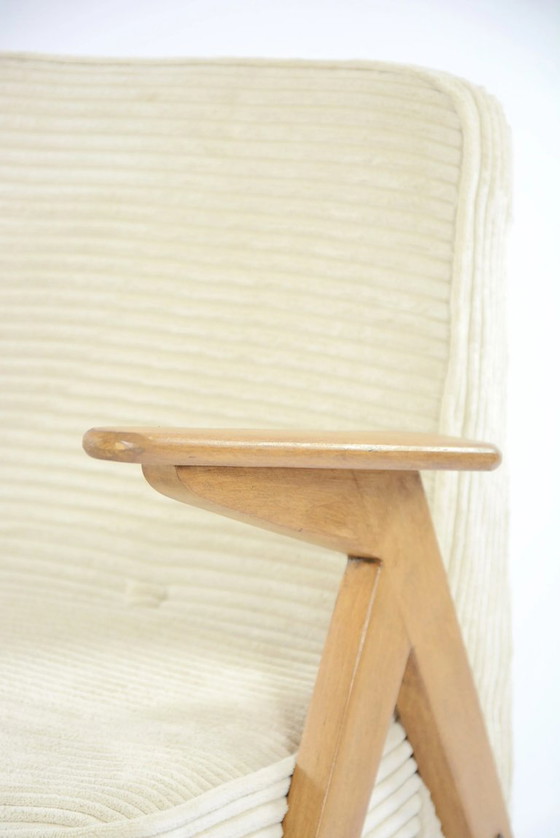 Image 1 of Konijnenfauteuil van corduroy