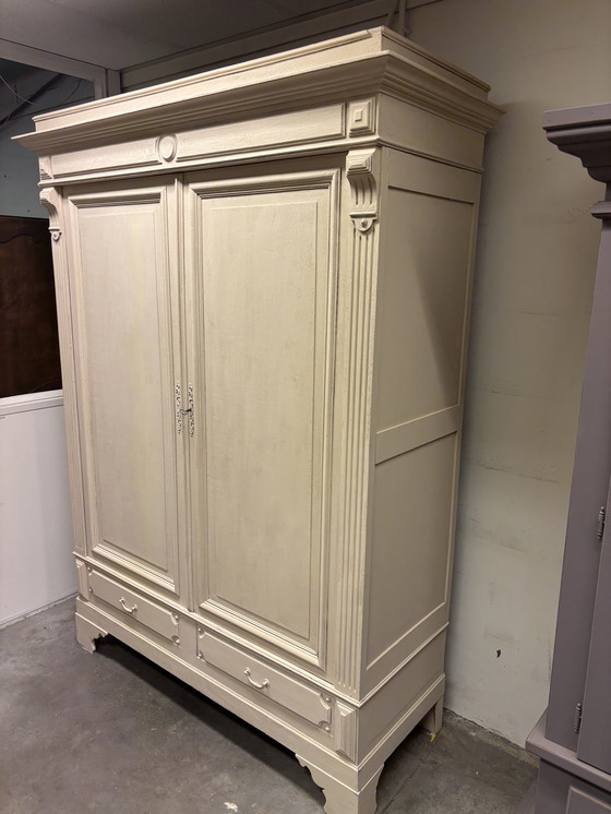 Image 1 of Brocante kledingkast