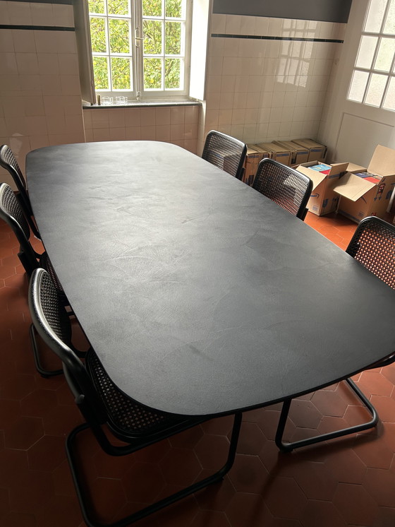 Image 1 of Table Tobi Ishi BB Italia noire, ovale, aspect cimenté