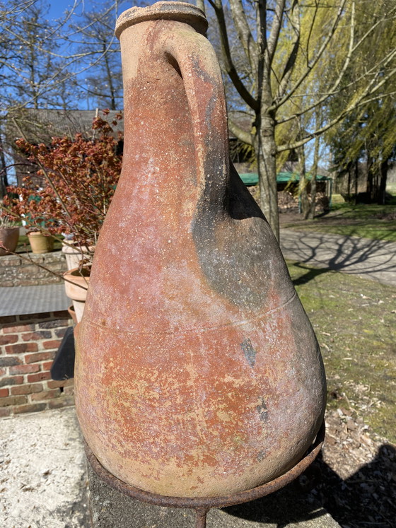 Image 1 of Vintage Berber barrel with authentic iron stand, 74 cm