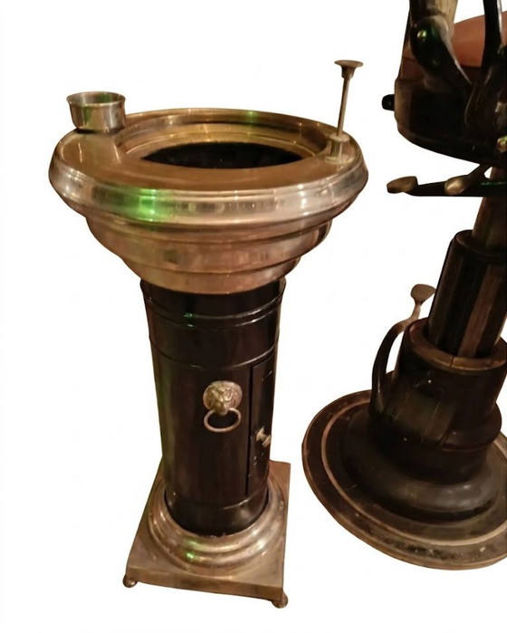 Antike Zahnarztpraxisausstattung (Stuhl, Speibecken, Hocker & Instrumente) – Industrielles Erbe des frühen (photo 21 of 25)