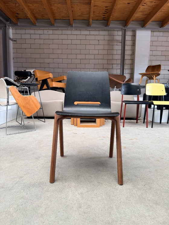 Image 1 of Hussl Forum 2 Stuhl (Mehrere auf Lager)