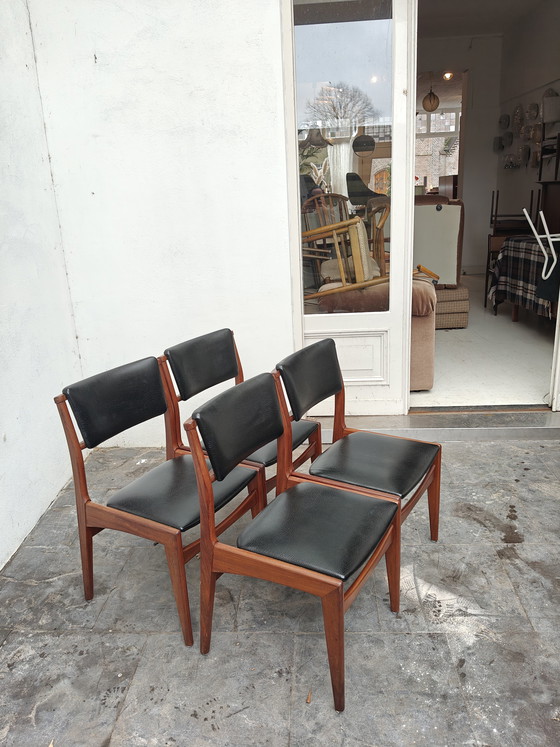 Image 1 of Ensemble de 4 chaises de salle à manger vintage