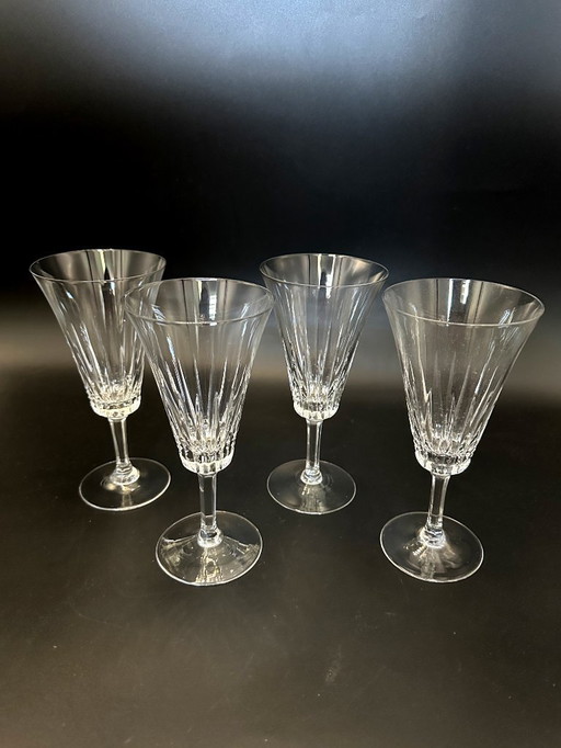 4 x lead crystal champagne glasses with design