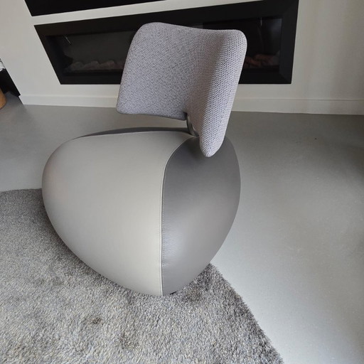 Leolux Pallone armchair – fabric & leather