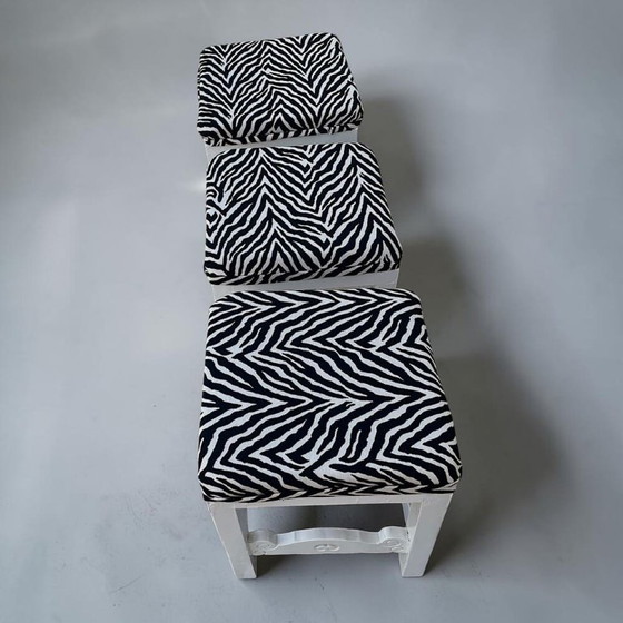 Set van 3 antieke Portugese massief houten krukken met zebraprint bekleding. – Kuipstoelen, Textile, Wood (photo 4 of 17)