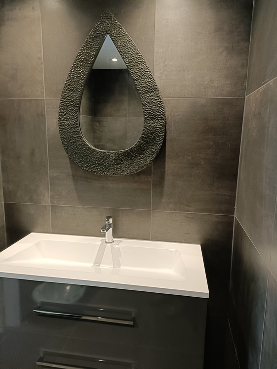 Image 1 of Espejo de metal verde oscuro