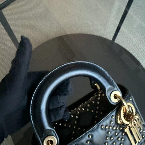 Image 1 of DIOR LADY MINI GESTEPPTES NIETENBELEUCHTUNGS-LAMMLEDER SCHWARZ GOLDENE BESCHLÄGE