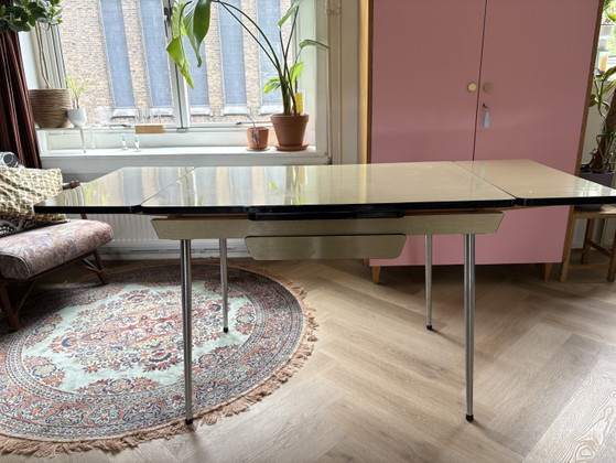 Image 1 of Vintage formica eettafel (uitschuifbaar) met 4 stoelen