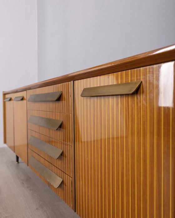 Image 1 of Credenza sideboard vintage anni 50 in legno e ottone dorato design Italiano