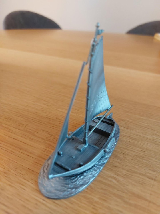 Kleines Schiff aus 94% Zinn, Nr. 44 Hoogaars Sammlerstück – Artil Specials Utrecht, Dekorative Objekte, Metal (photo 4 of 5)